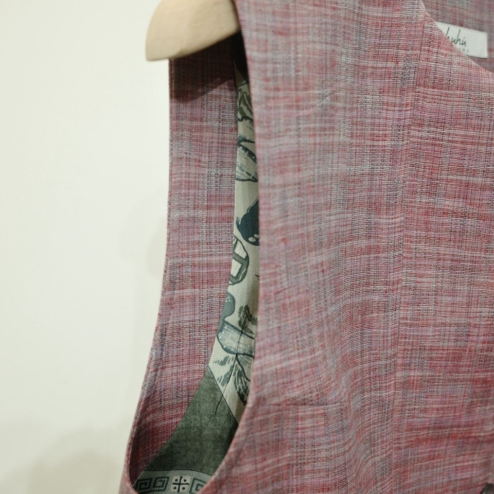 ノーカラーベストの画像